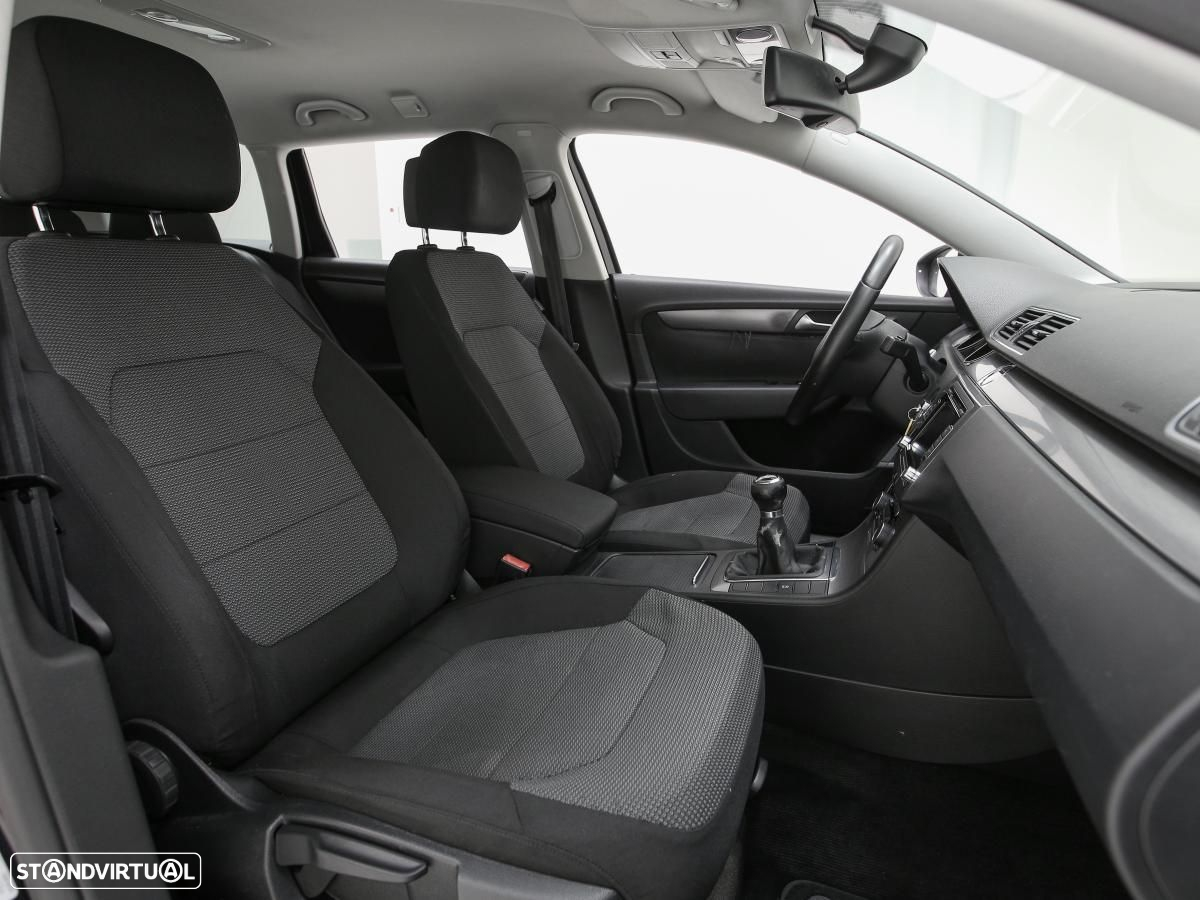 VW Passat Variant 2.0 TDi Confortline - 12