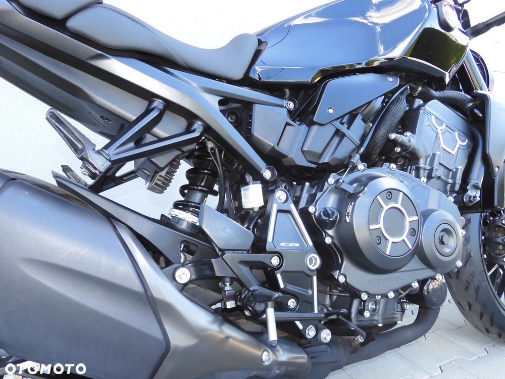 Honda CB - 24