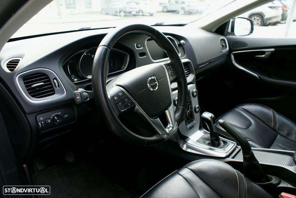 Volvo V40 2.0 D3 VOR - 10