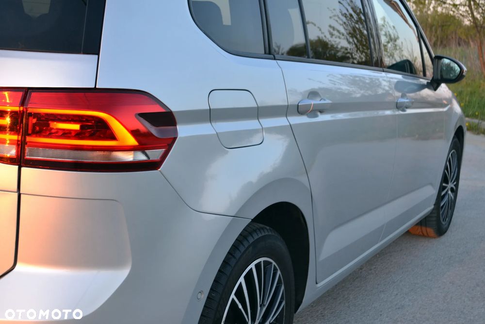 Volkswagen Touran - 13