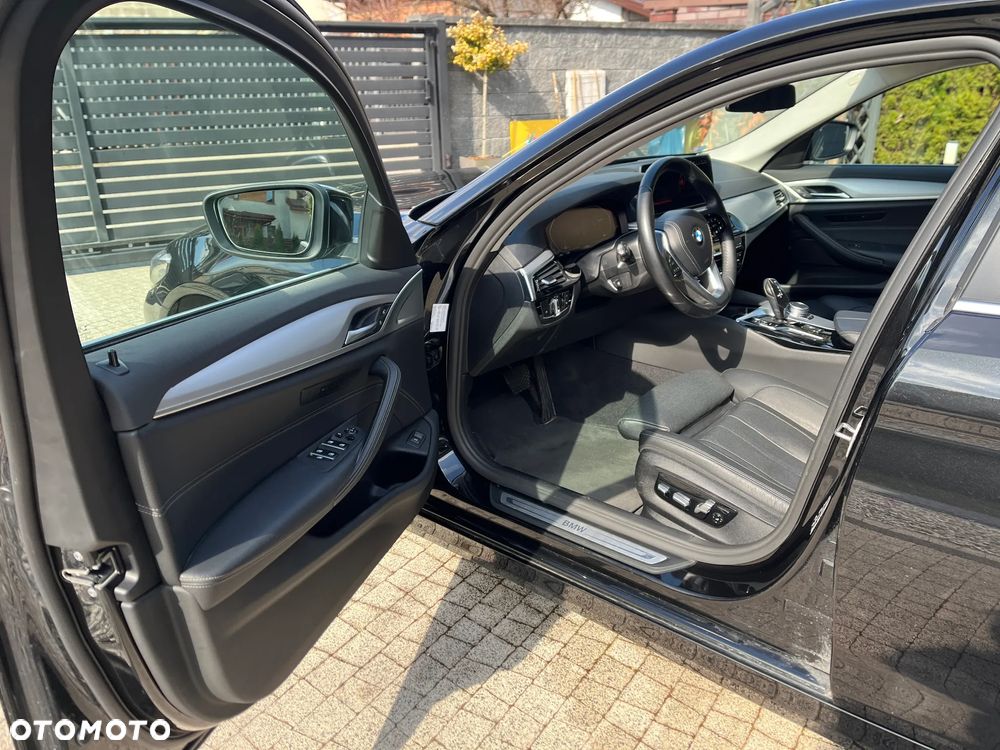 BMW Seria 5 530i GPF Luxury Line - 2
