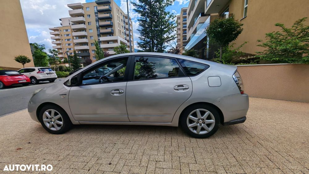 Toyota Prius (Hybrid) Luna - 5