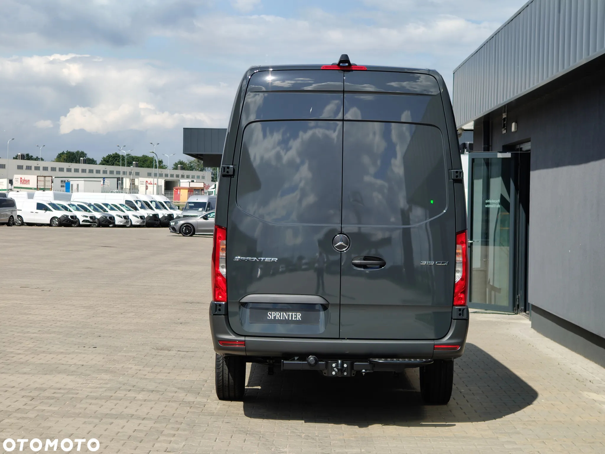 Mercedes-Benz Sprinter - 4
