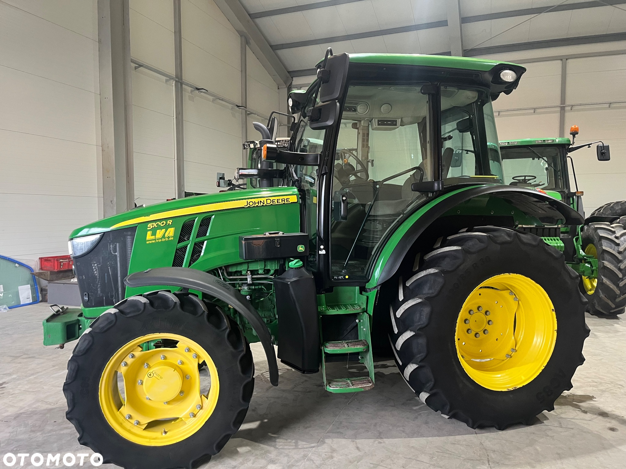 John Deere 5100r - 13