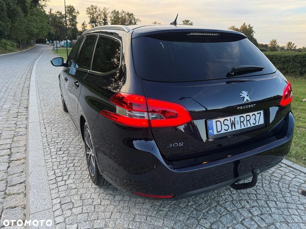Peugeot 308 SW 1.2 PureTech Allure S&S - 18
