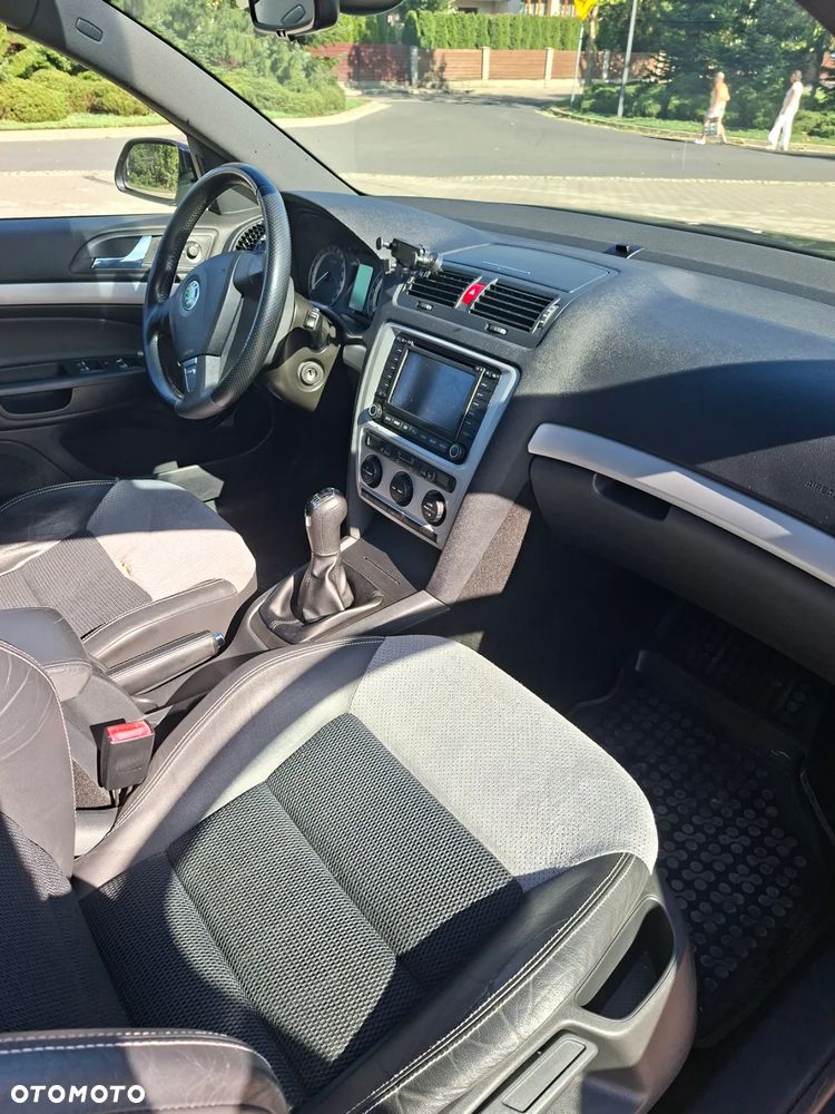 Skoda Octavia 2.0 TSI RS - 7