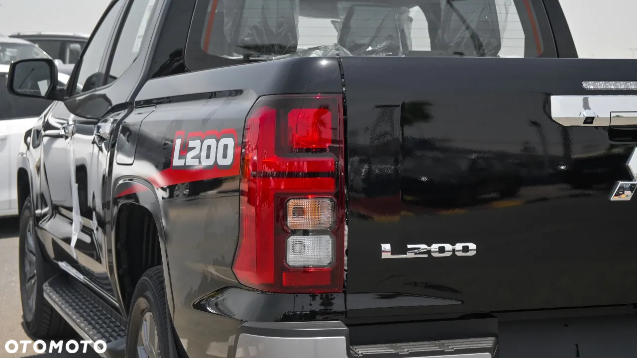 Mitsubishi L200 - 36