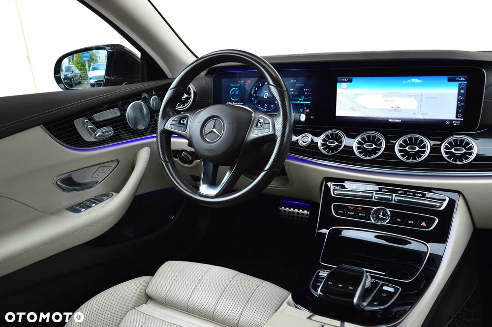 Mercedes-Benz Klasa E 400 4-Matic 9G-TRONIC - 22