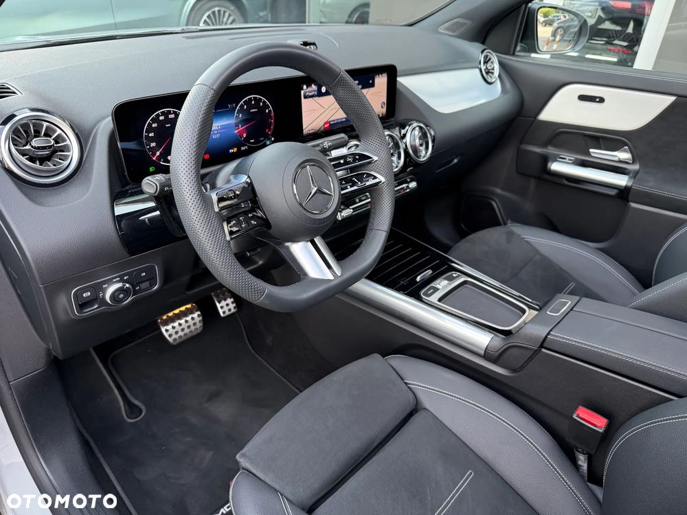 Mercedes-Benz GLA 200 AMG Line - 10