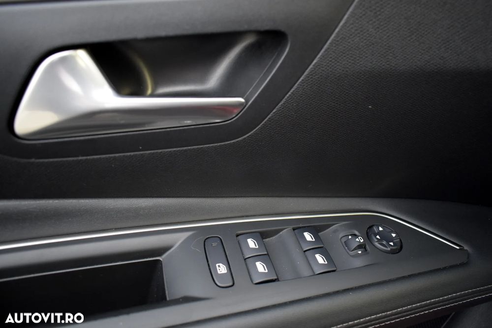 Peugeot 3008 PureTech 130 Stop & Start GPF EAT8 Allure - 14