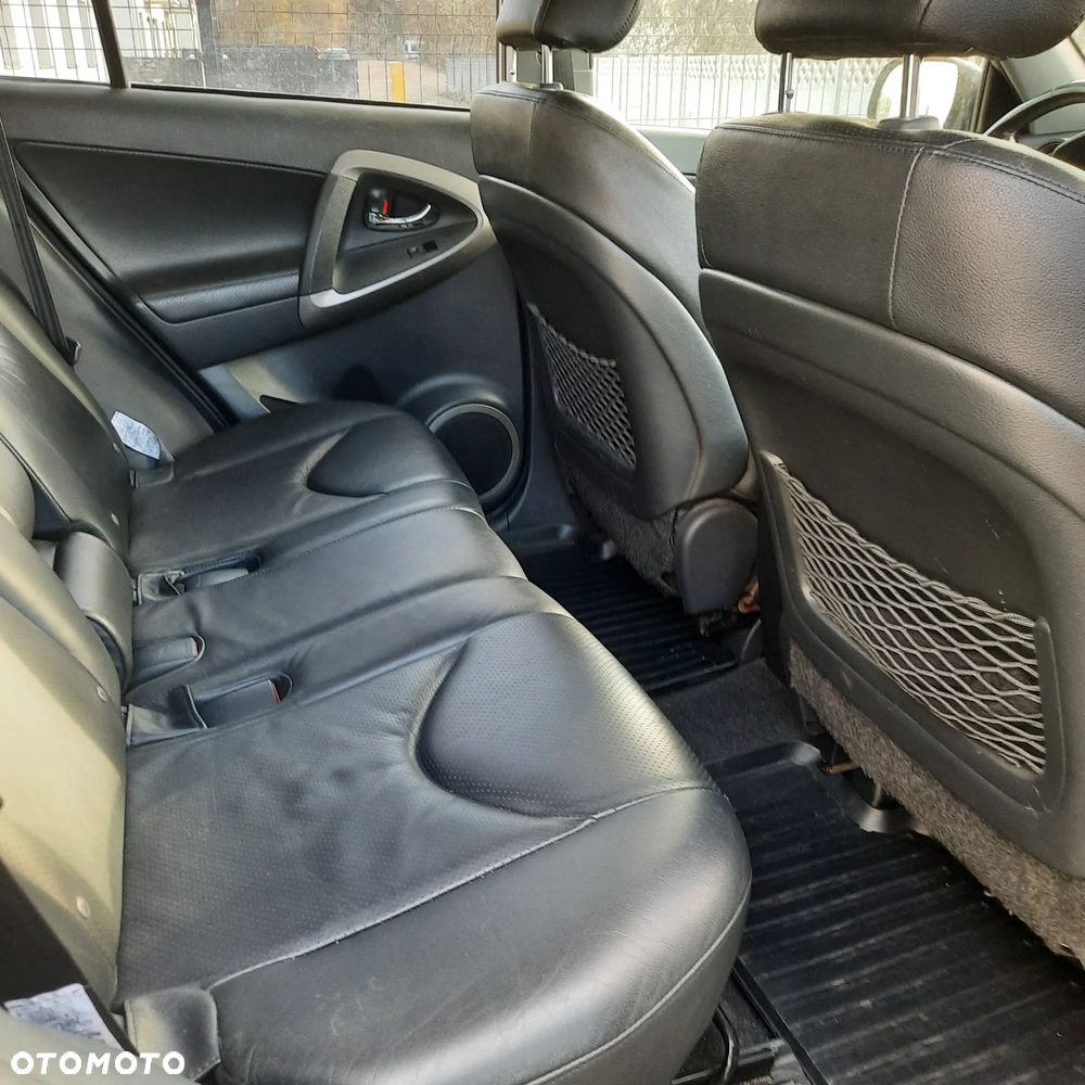 Toyota RAV4 - 9