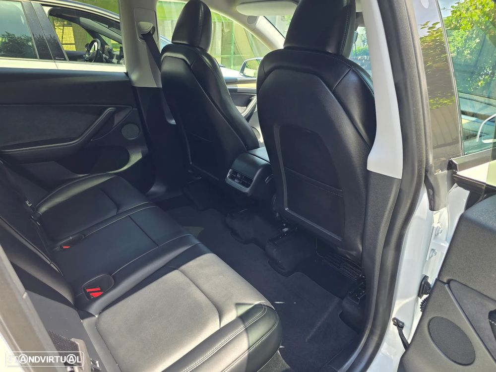 Tesla Model Y RWD - 16