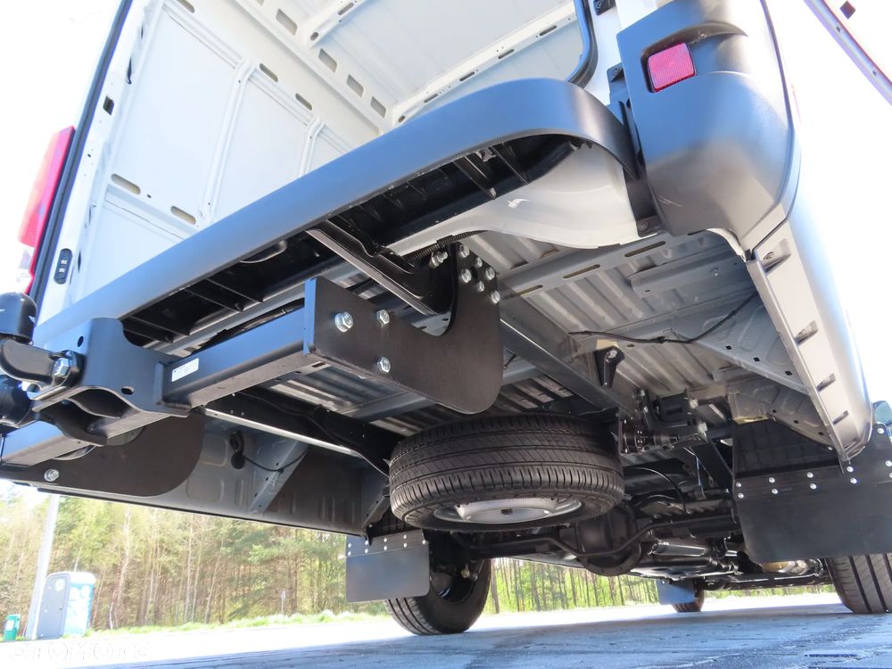 Iveco Daily 35S18 3.0 HPI 180 KM POWER Furgon Blaszak XXL 4.70 CM MAXI LONG Wysokość H2 1900 mm WZMACNIANE ZAWIESZENIE 968 Kg Ładowność HAK 3500 Kg Rozstaw Osi 4100 mm DMC 3500 Kg, WZMACNIANY Stan NOWY NIE UŻYWANY OKAZJA DOSTEPNY I GOTOWY - 22