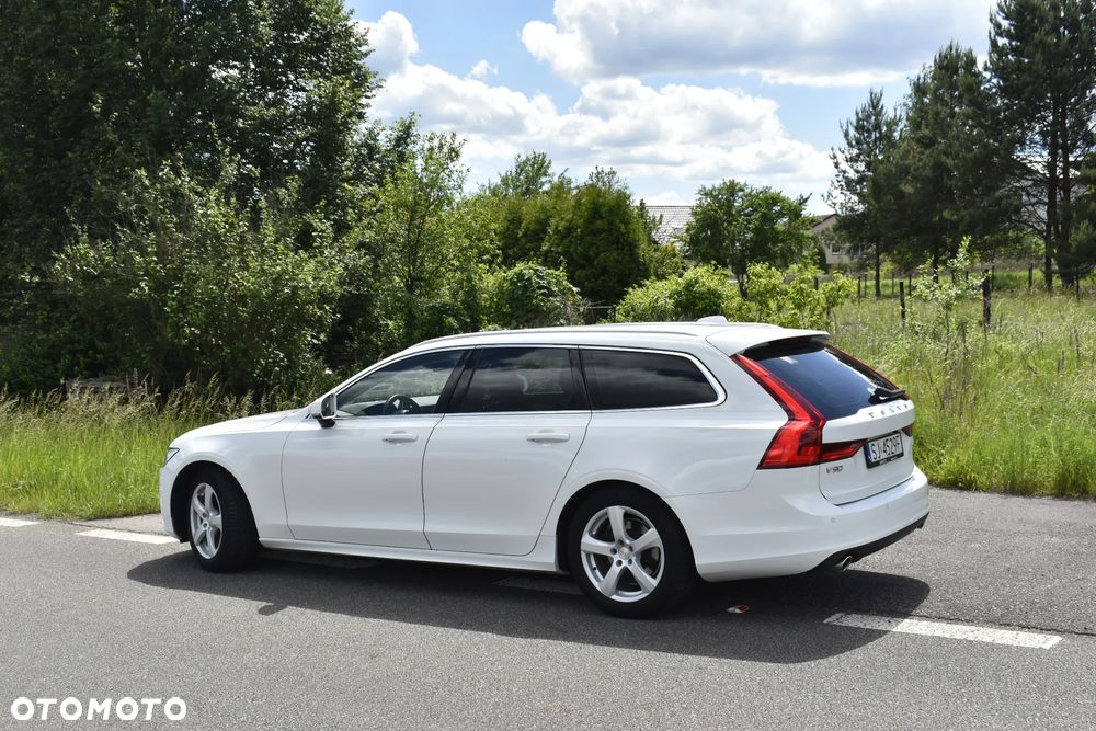 Volvo V90 D4 Momentum Pro - 24