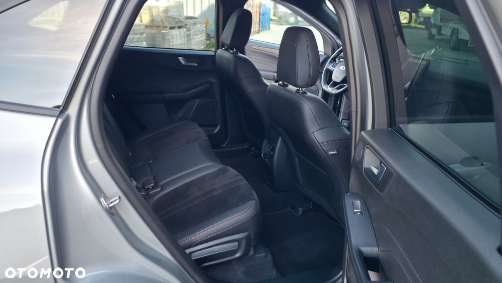 Ford Kuga - 17