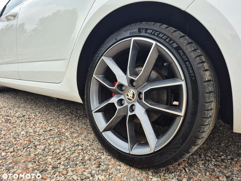 Skoda Octavia 2.0 TDI RS DSG - 11