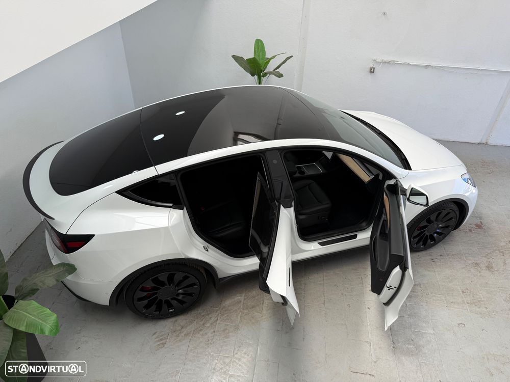 Tesla Model Y Performance Dual Motor AWD - 2