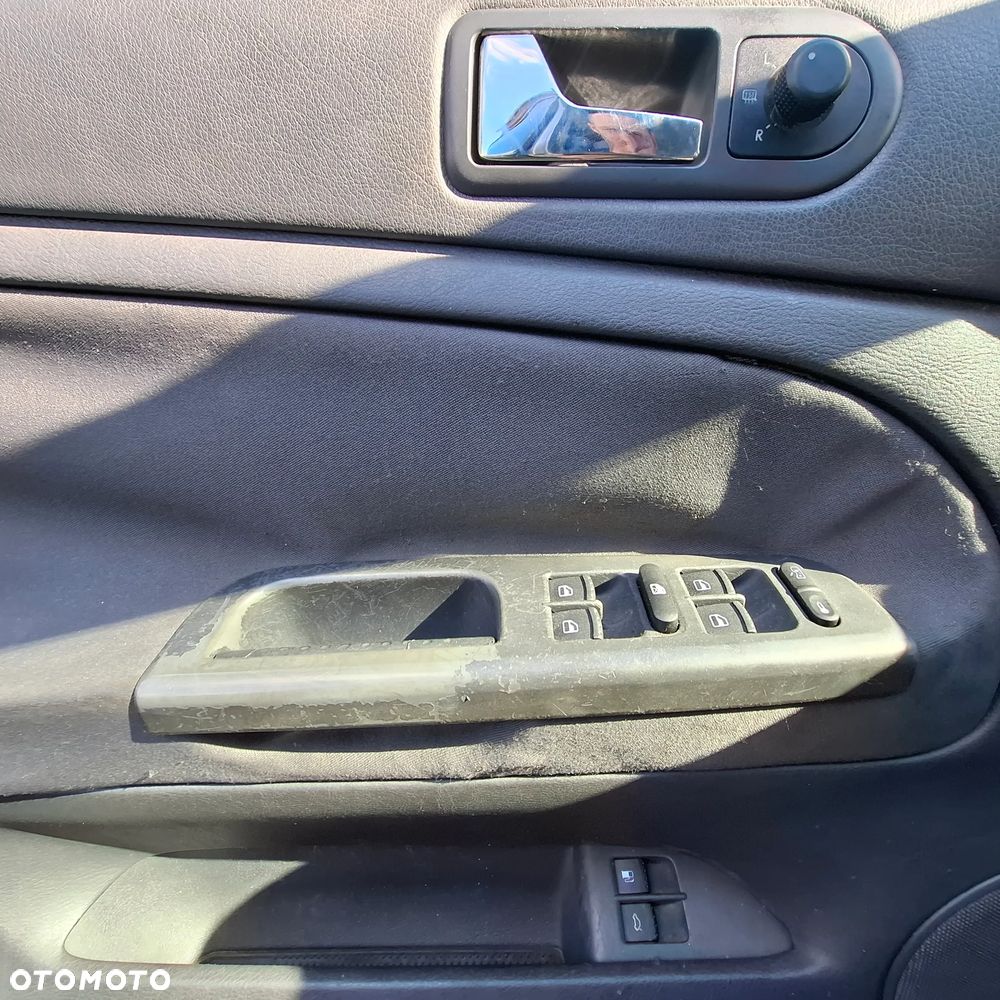 Volkswagen Passat 1.9 TDI Comfortline - 7