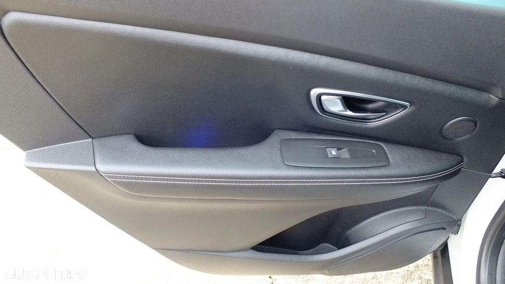 Renault Scenic BLUE dCi 120 EDC BOSE EDITION - 27