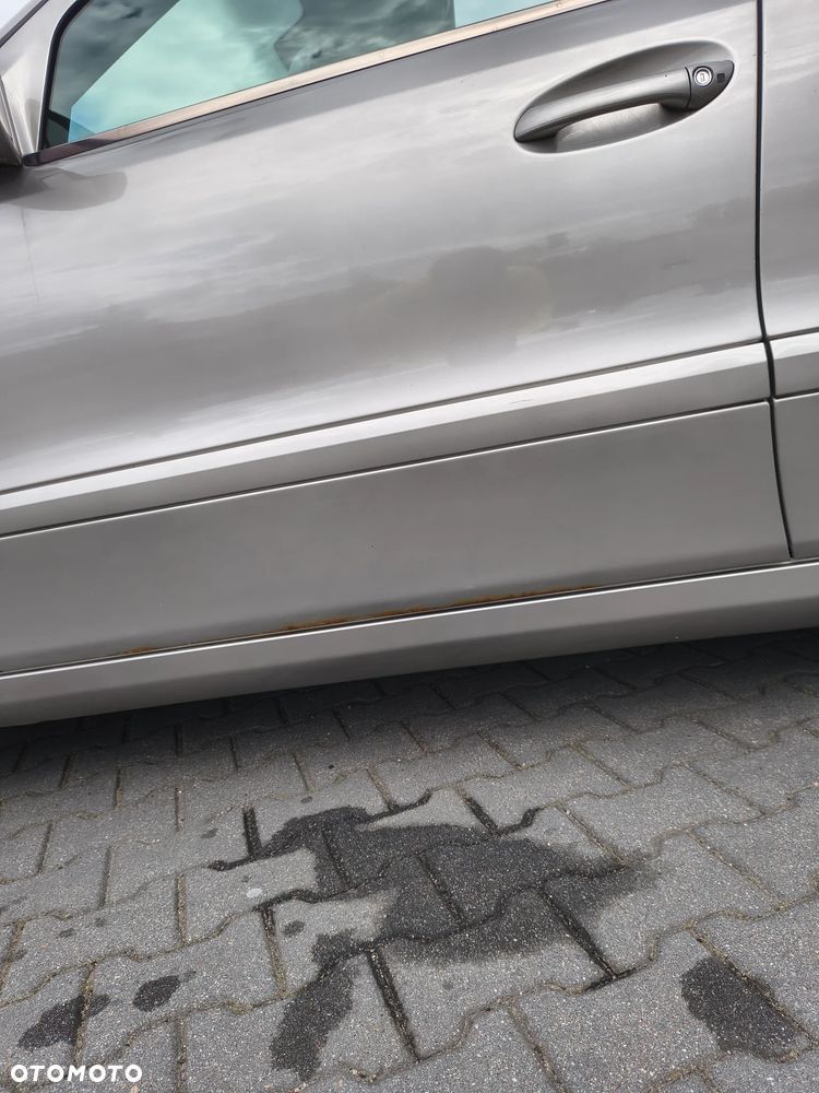 Mercedes-Benz Klasa E 200 Kompressor T Classic - 22