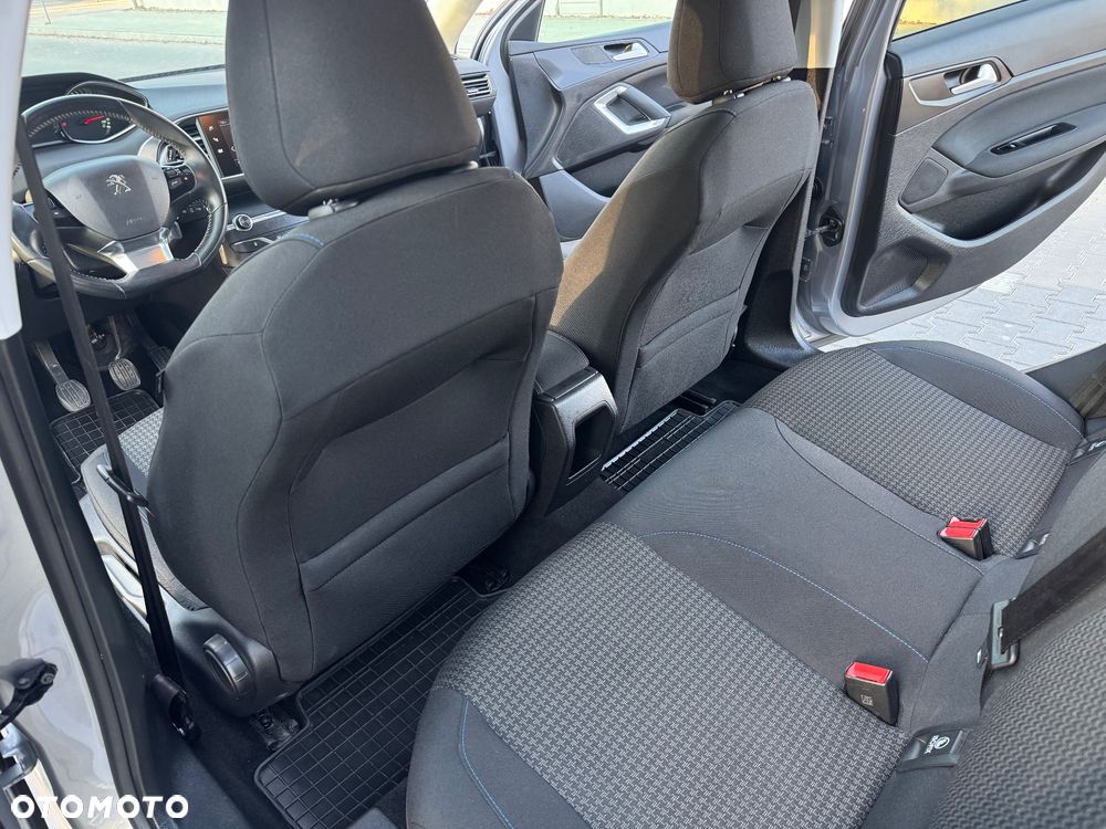 Peugeot 308 1.5 BlueHDi Business Line S&S - 24