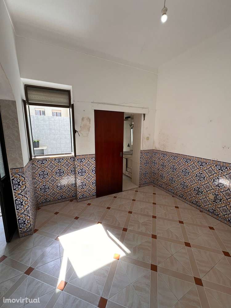 Apartamento T2 com terraço no Barreiro - Grande imagem: 4/12