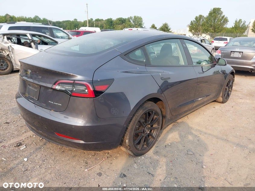 Tesla Model 3 Langstreckenbatterie Allradantrieb Dual Motor - 8