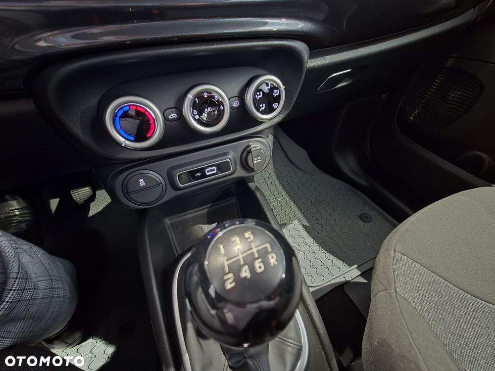 Fiat 500L 1.4 16V Urban - 19