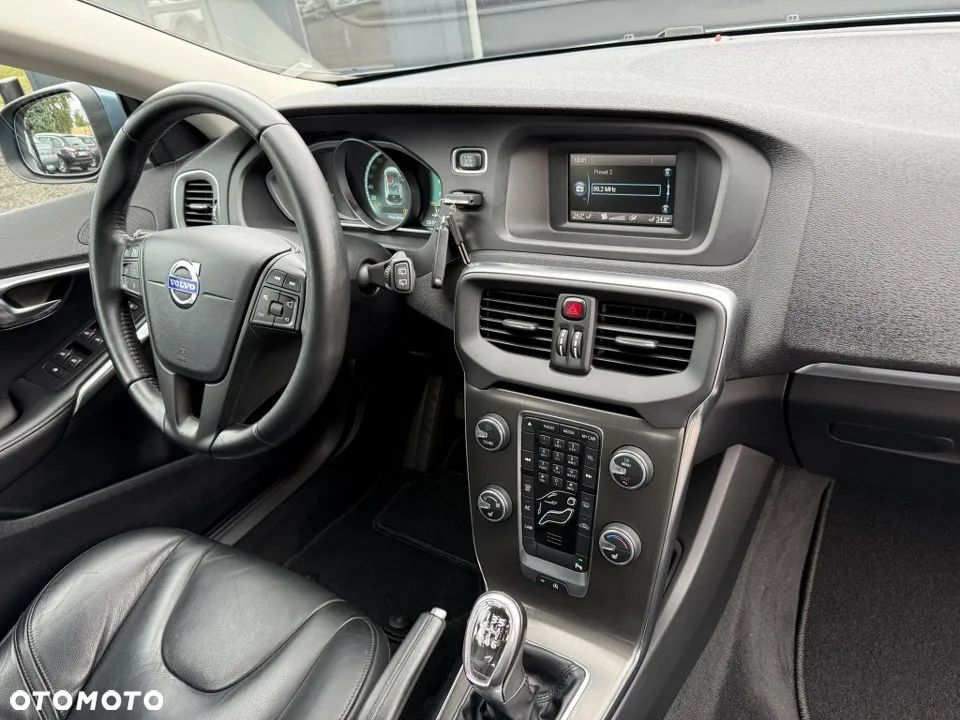 Volvo V40 T2 Summum - 32