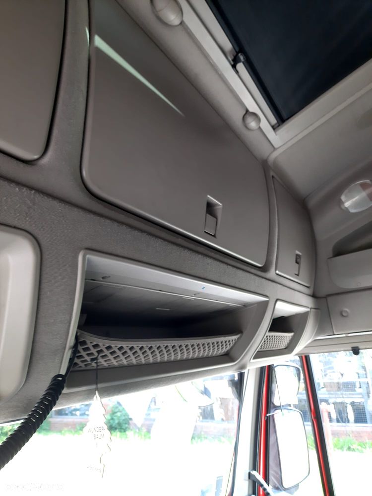 Iveco Hi-Way 460 - 12