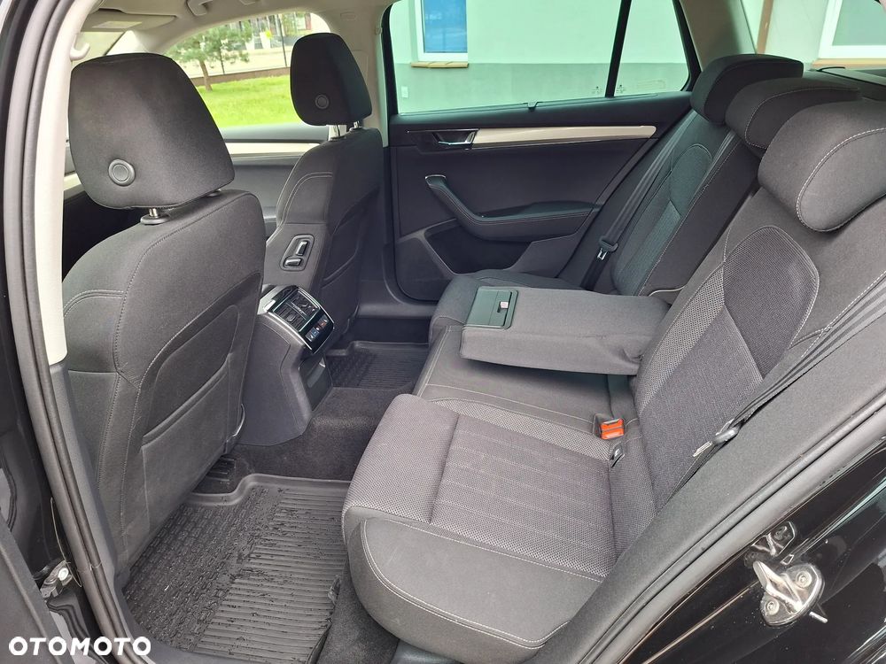Skoda Superb 2.0 TDI SCR Style DSG - 11