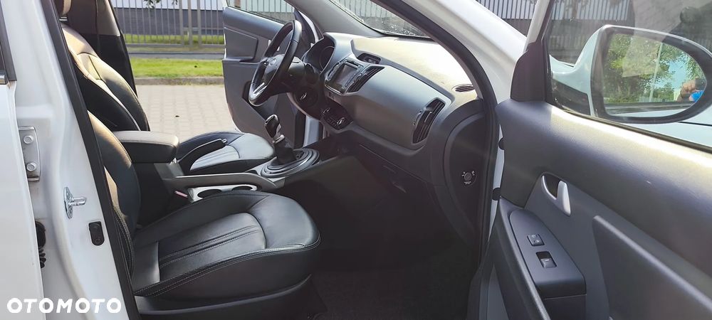 Kia Sportage 1.7 CRDI 2WD ISG Dream-Team Edition - 19