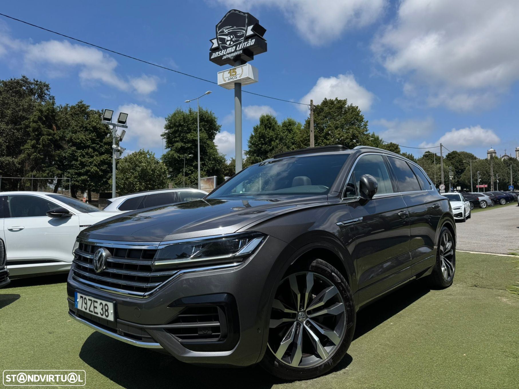 VW Touareg 3.0 TDI V6 R-Line - 4