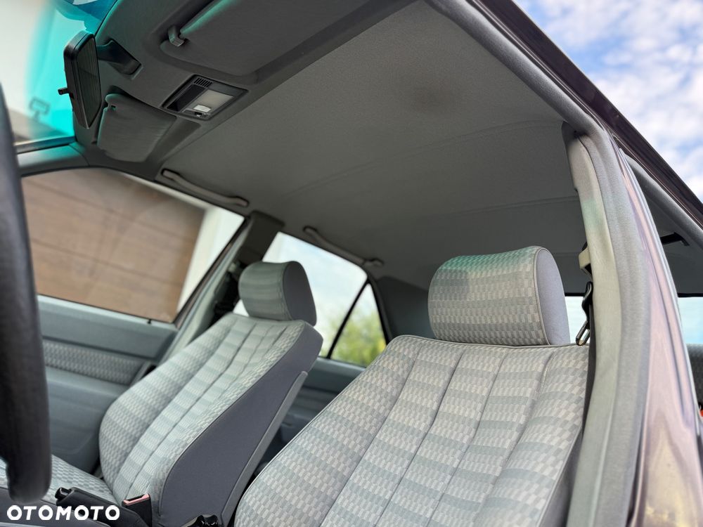 Mercedes-Benz W201 (190) - 25