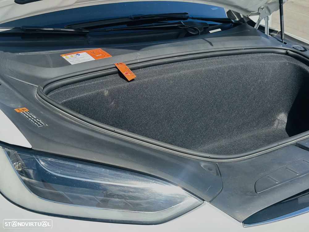 Tesla Model X 100D — fotografia 35