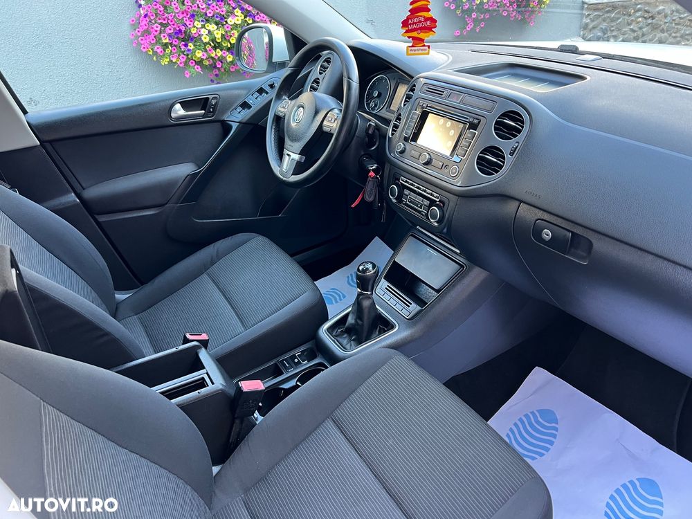 Volkswagen Tiguan 2.0 TDI DPF BlueMotion Technology Trend & Fun - 8