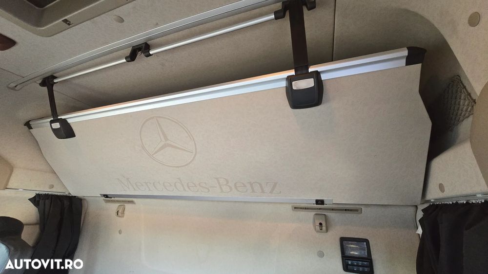 Mercedes-Benz 1851 - 11