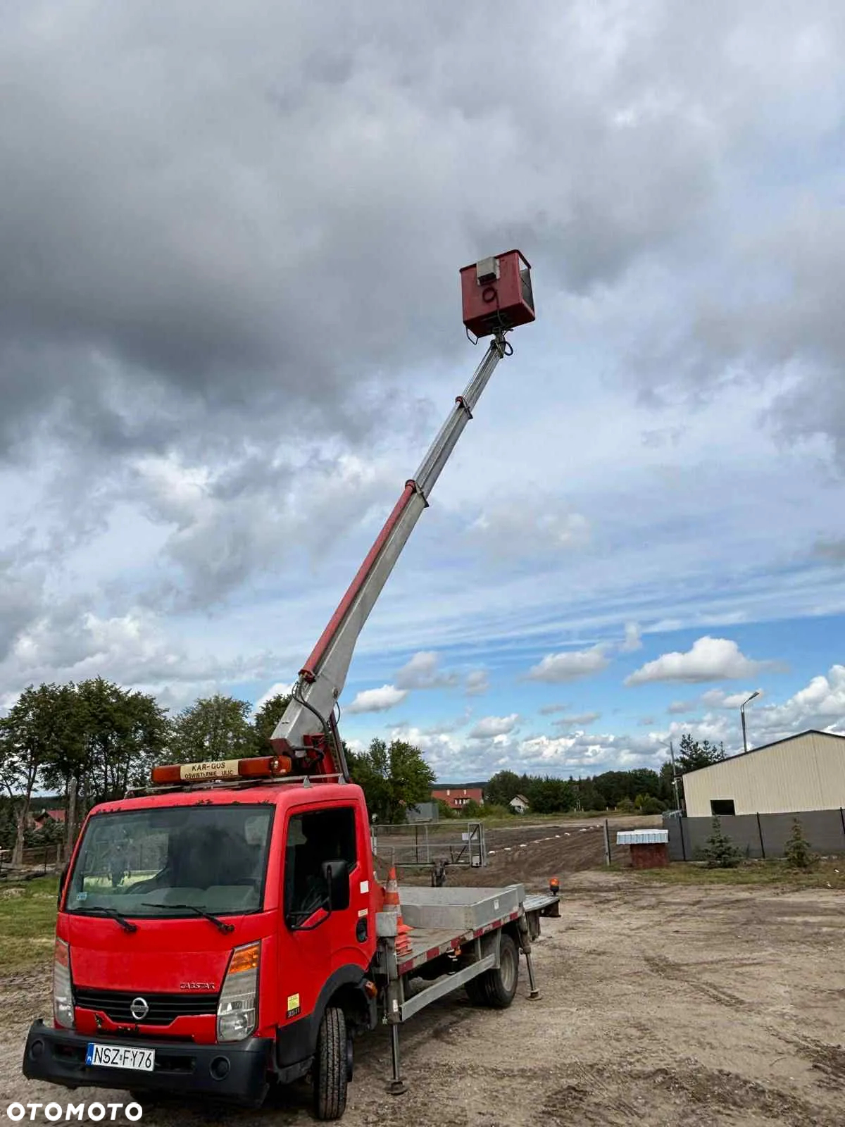 Nissan CABSTAR - 10