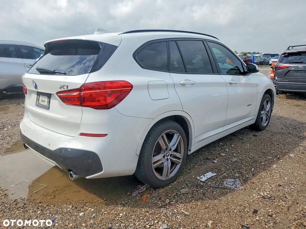 BMW X1 xDrive25i M Sport - 4