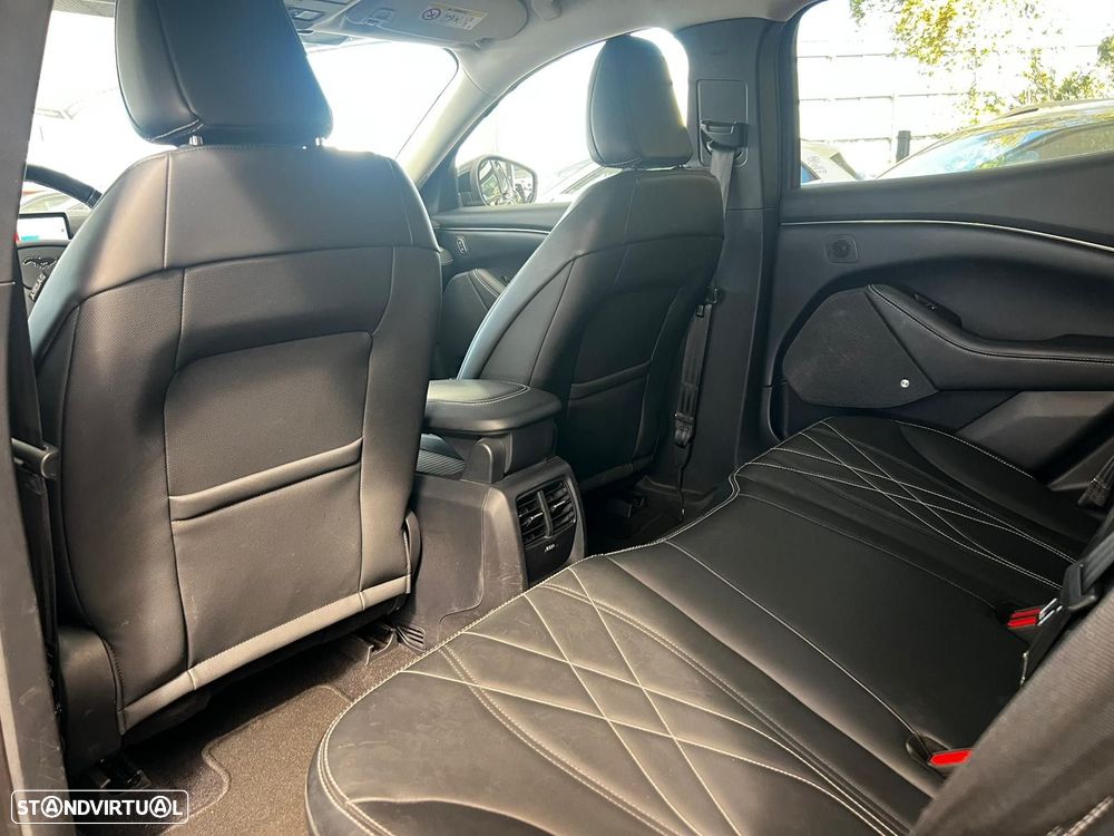 Ford Mustang Mach-E 75.7 kWh Premium AWD - 11