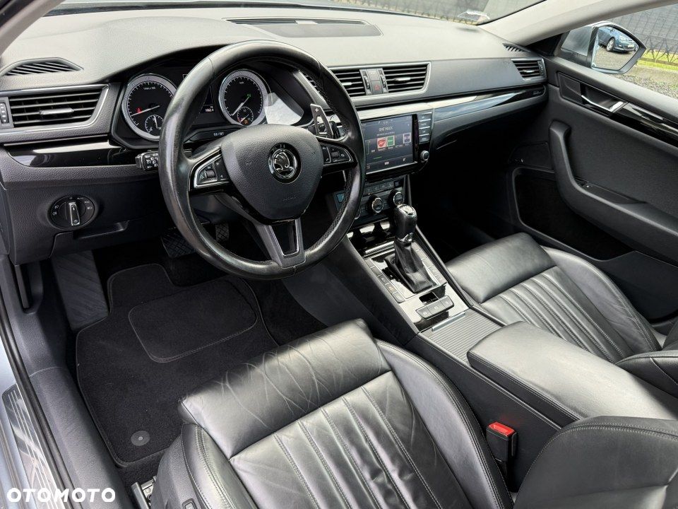 Skoda Superb 2.0 TSI L&K DSG - 17