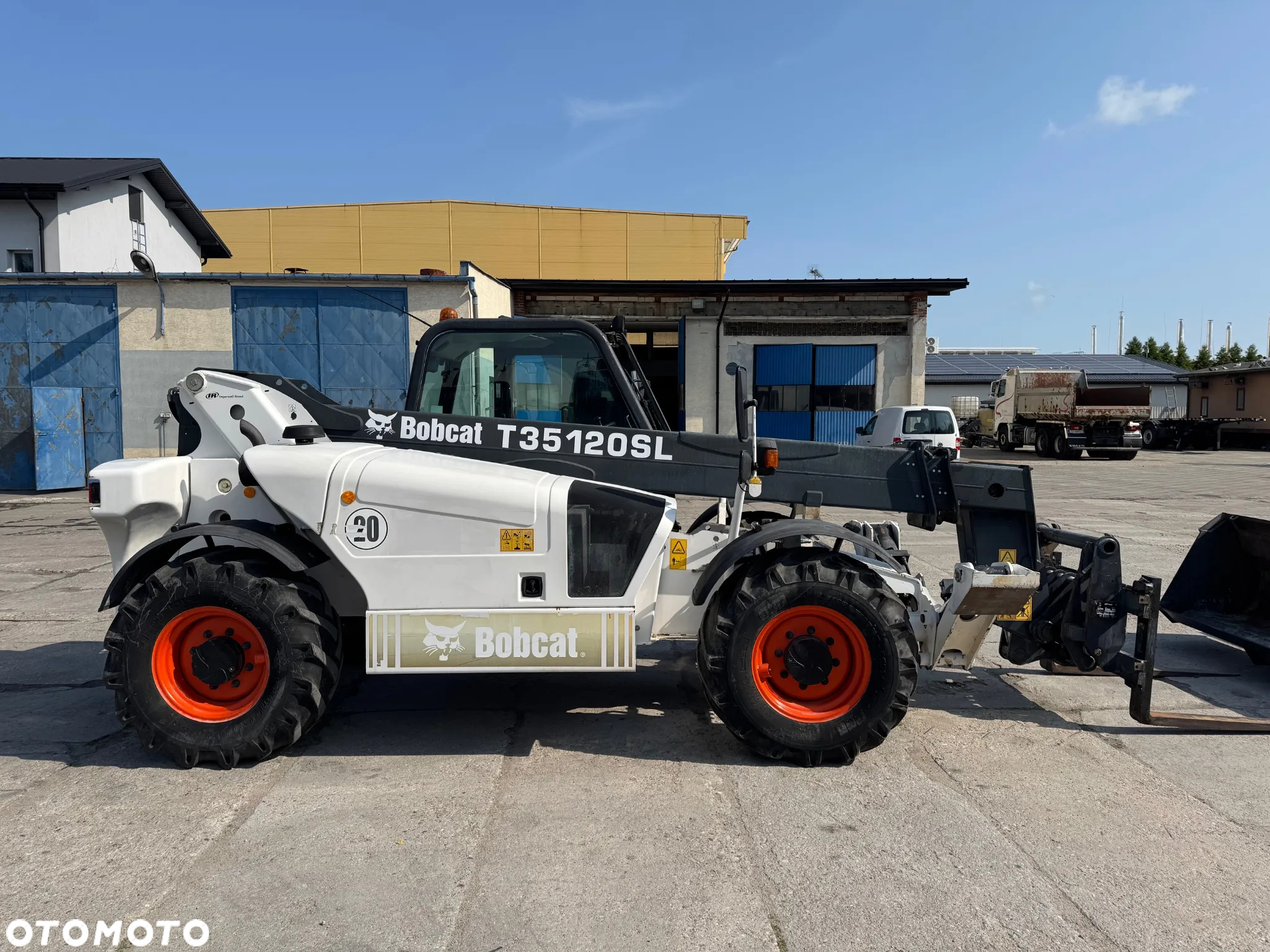 Bobcat T35120SL - 10