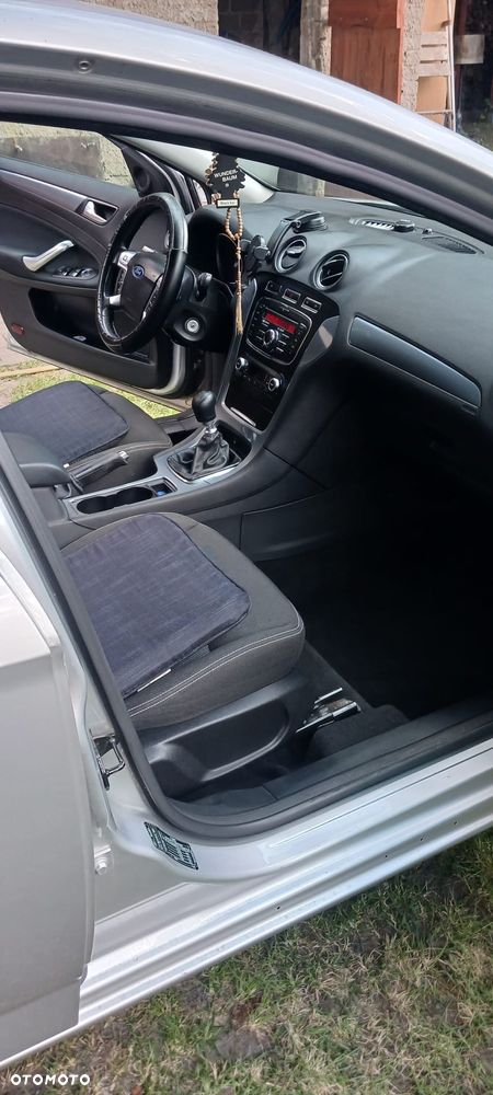 Ford Mondeo 1.6 TDCi Ambiente - 12
