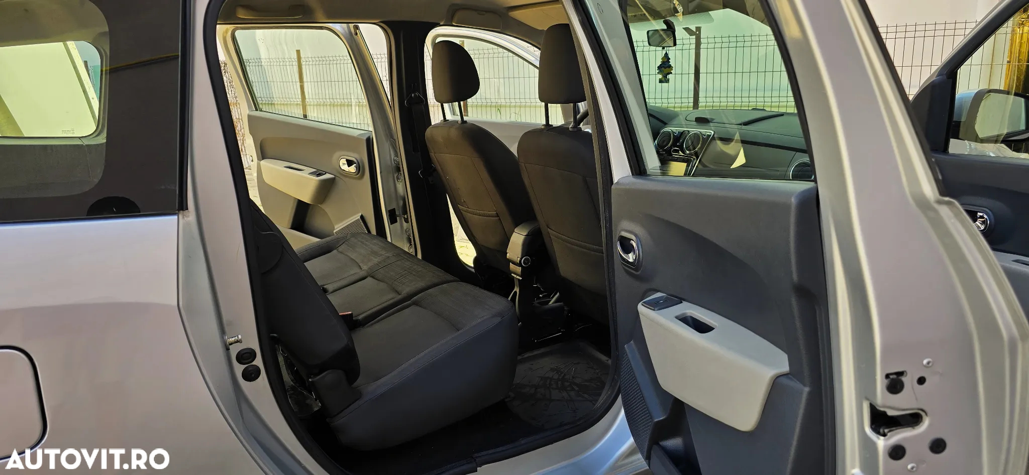Dacia Lodgy dCi 110 Celebration - 13