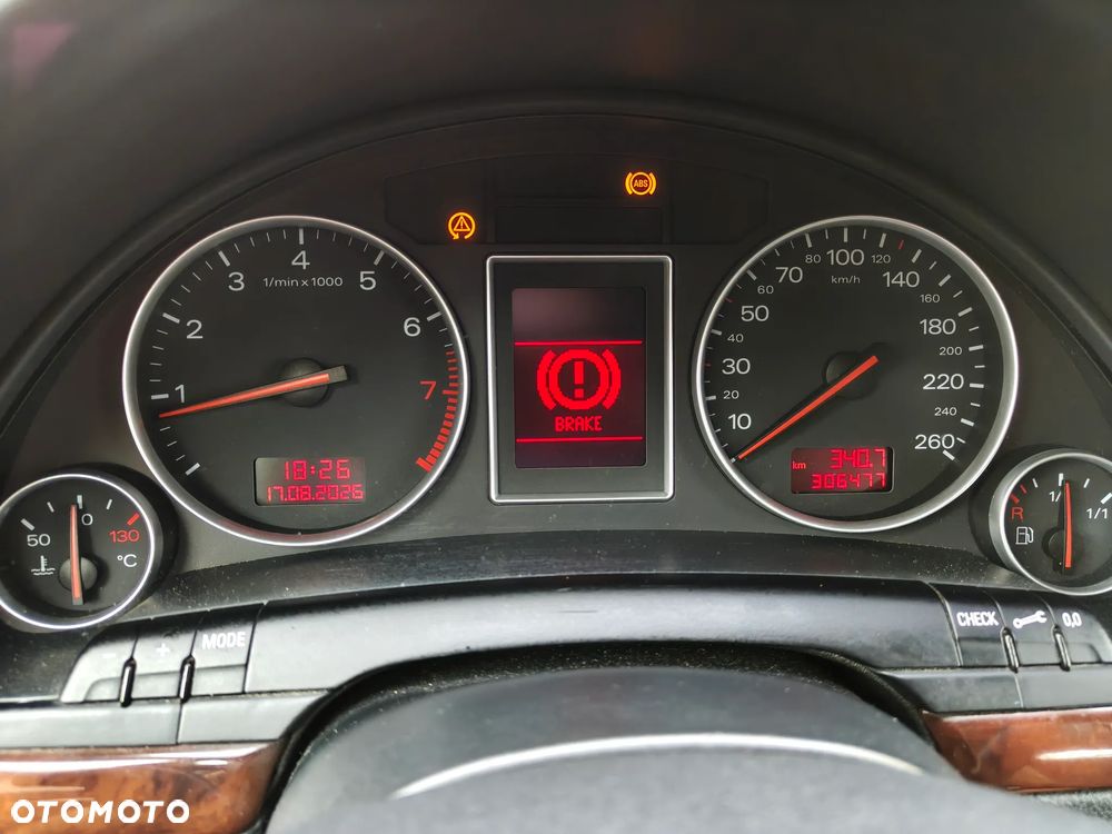 Audi A4 Limousine - 8