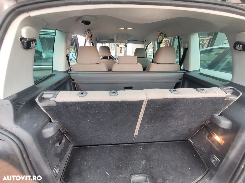 Volkswagen Touran 2.0 TDI DPF Highline - 7