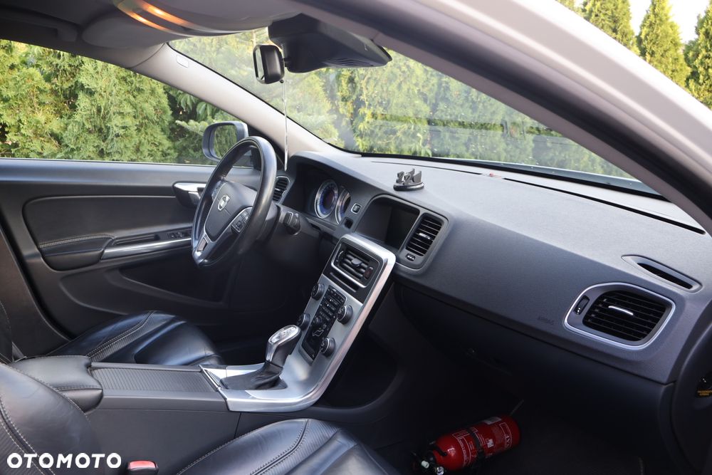 Volvo S60 D5 AWD R-Design Kinetic - 14
