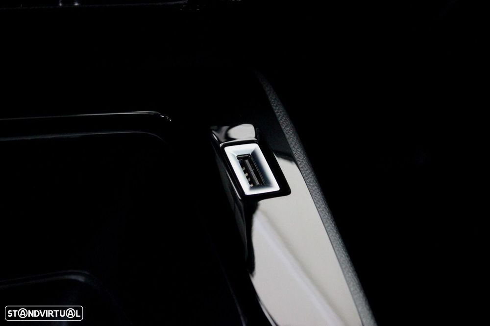 Peugeot 208 - 28