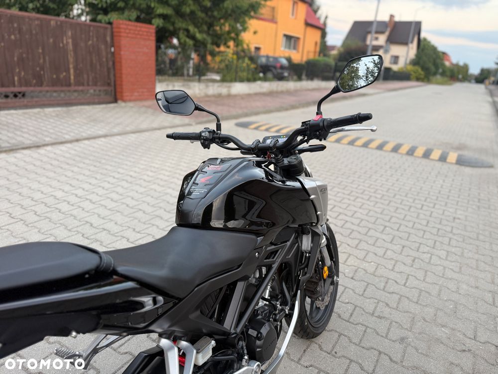 Honda CB - 16