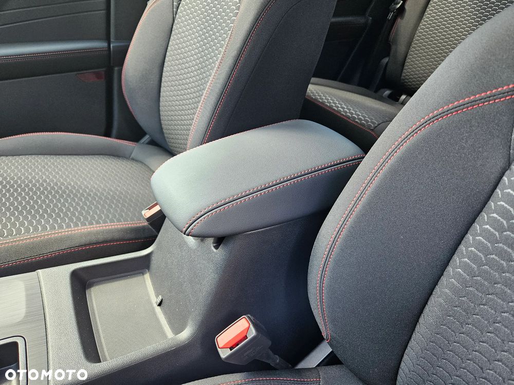 Ford Kuga 2.5 FHEV FWD ST-Line - 23